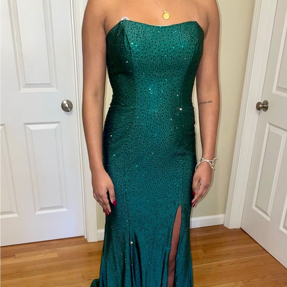 Sherri Hill dress size 4 never worn - Picture 2 of 10